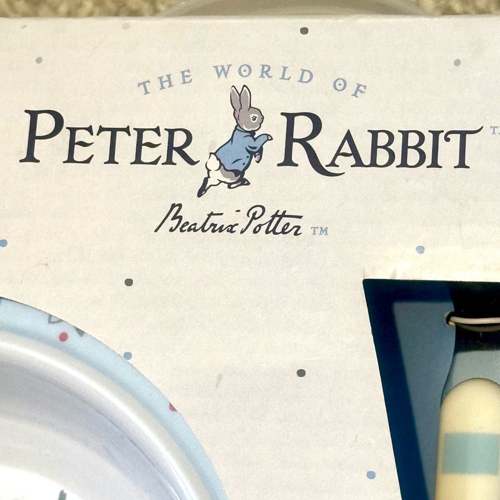 Peter Rabbit Dinnerware Set - Picture 3 of 3
